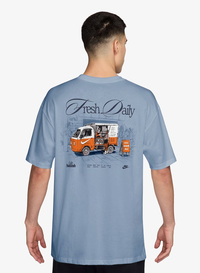 Nike Nsw Lifestyle Café Swoosh Van T-Shirt - Image 2